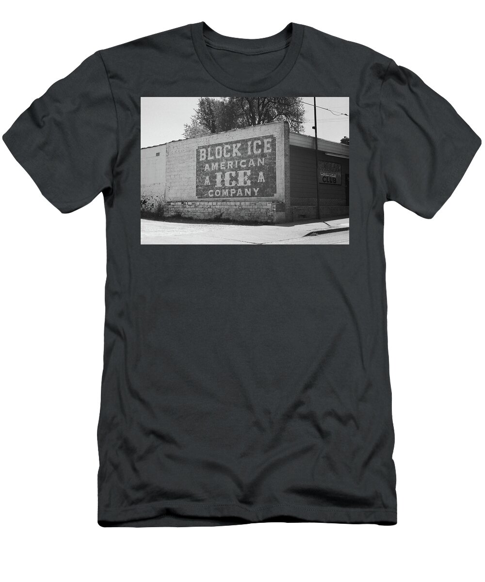 18th T-Shirt featuring the photograph Kansas City Ghost Mural BW by Frank Romeo