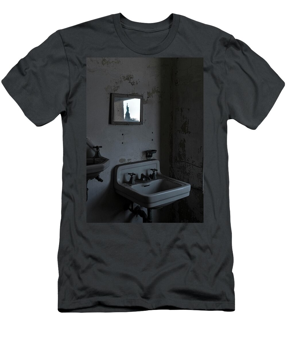 Jersey City New Jersey T-Shirt featuring the photograph Lady Liberty In The Mirror by Tom Singleton