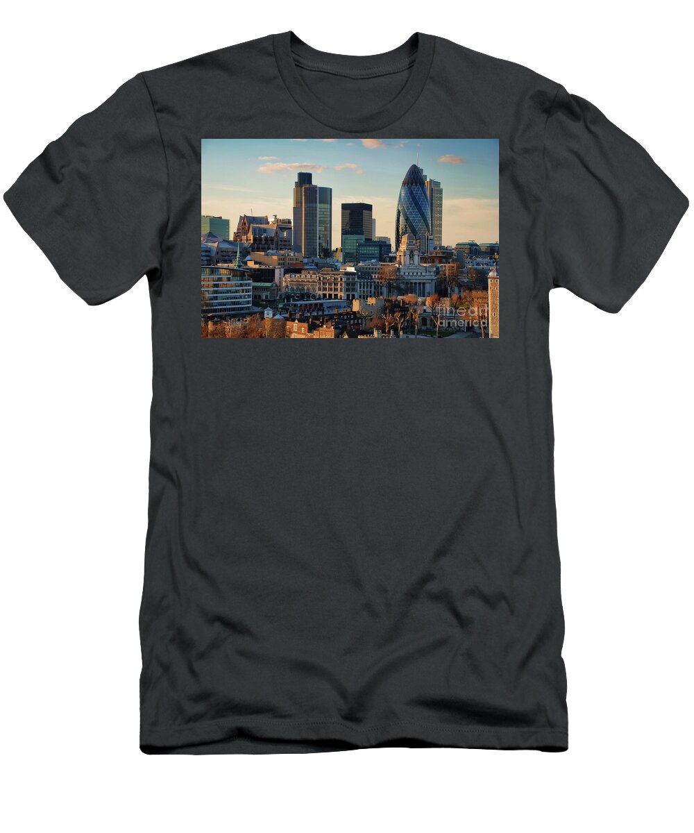 London T-Shirt featuring the photograph London City Of Contrasts by Lois Bryan