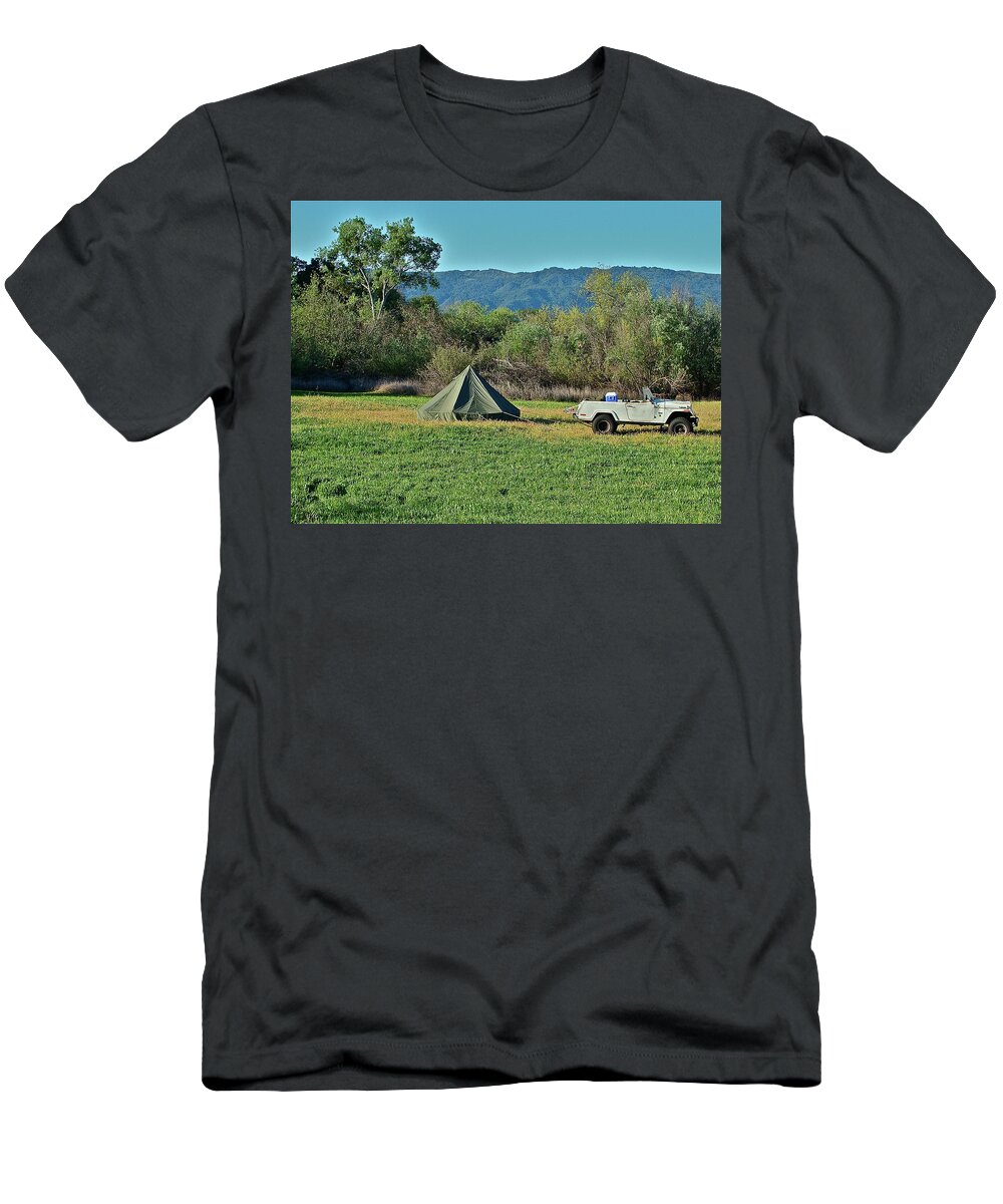 Country T-Shirt featuring the photograph Looks Like Fun by Diana Hatcher