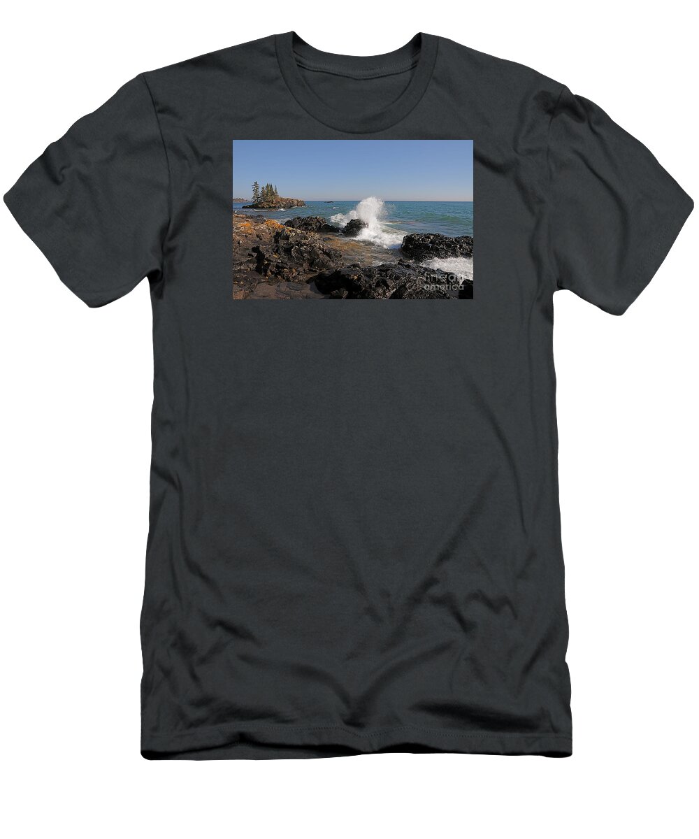 Lake Superior T-Shirt featuring the photograph Making a Splash by Sandra Updyke