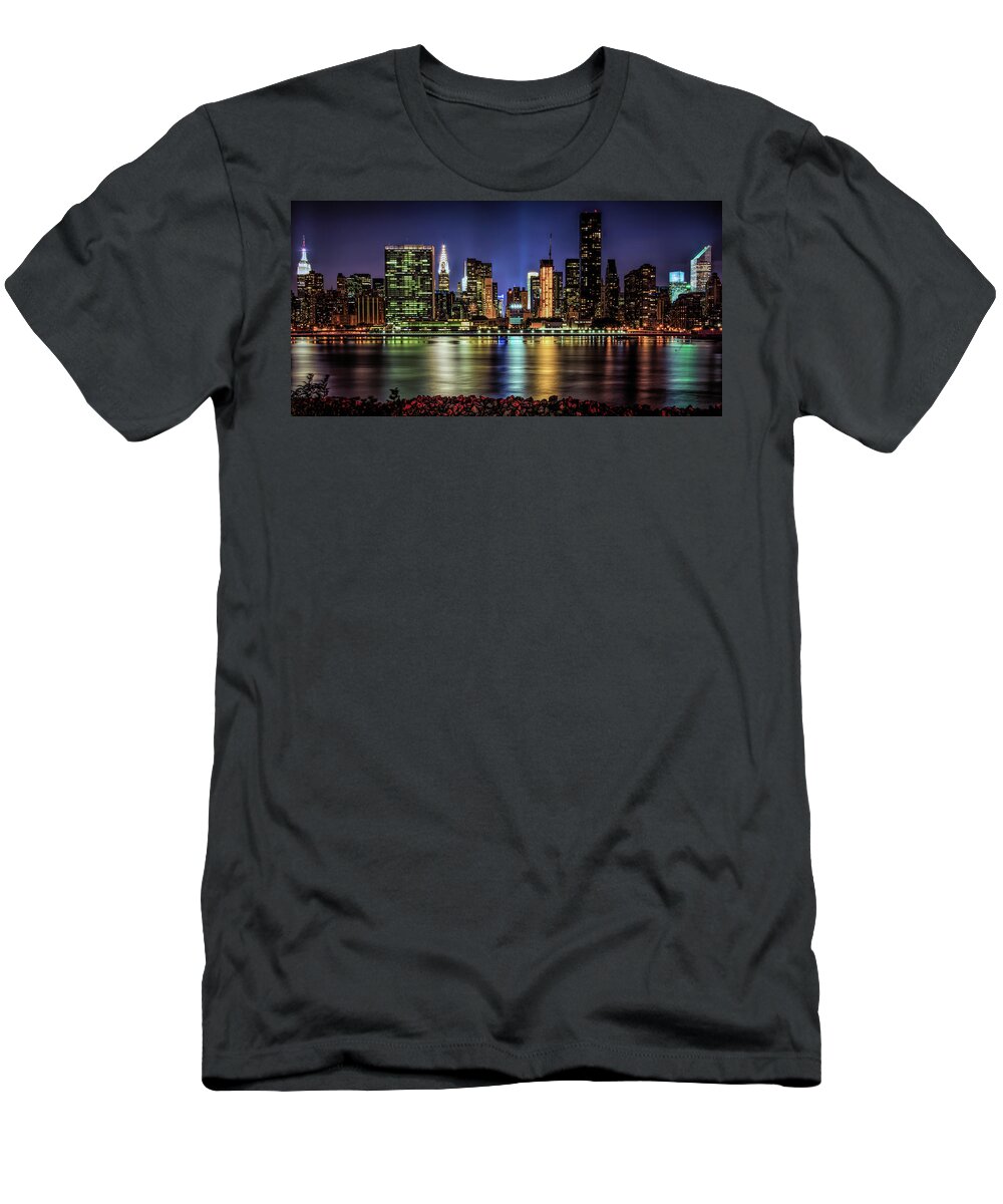Gantry Plaza State Park T-Shirt featuring the photograph Manhattan Beauty by Theodore Jones