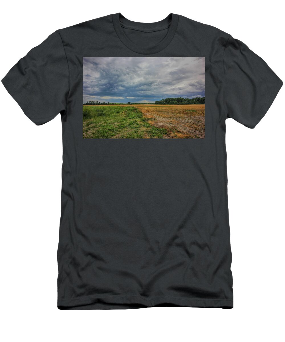 Midwest Weather T-Shirt featuring the photograph Midwest Weather by Pat Cook