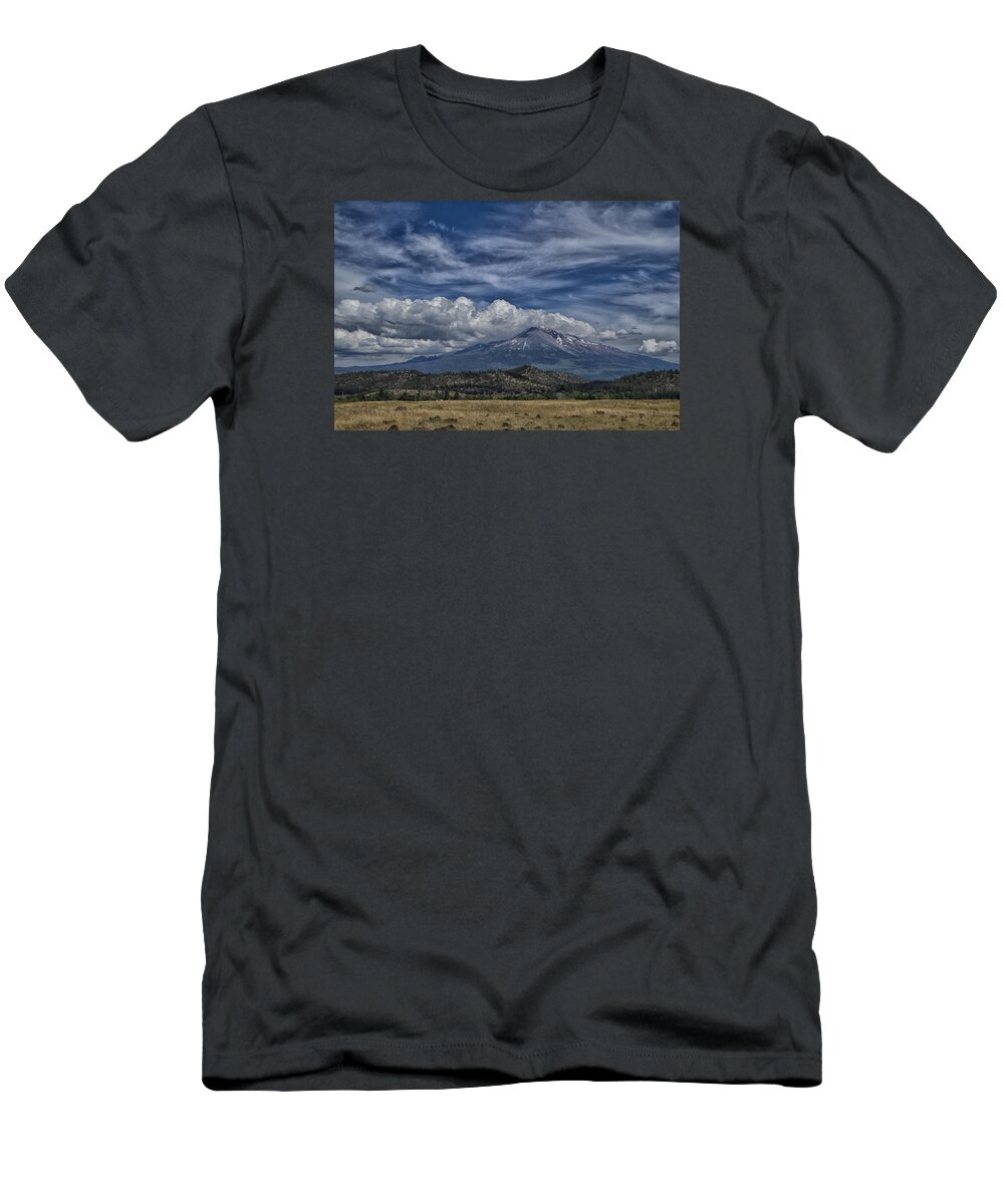 Mount Shasta T-Shirt featuring the photograph Mount Shasta 9946 by Tom Kelly