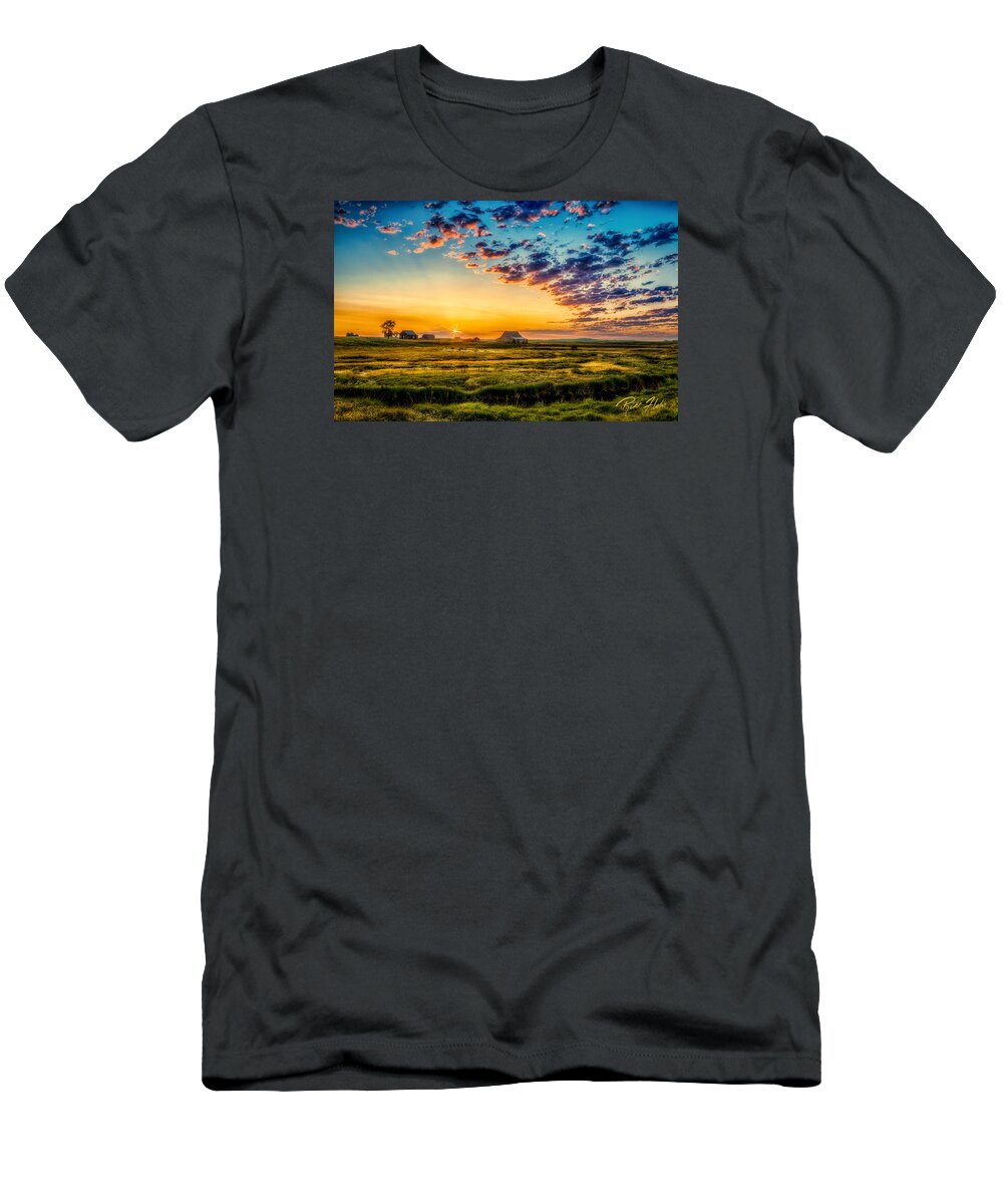 Barn T-Shirt featuring the photograph North Dakota Pastoral by Rikk Flohr