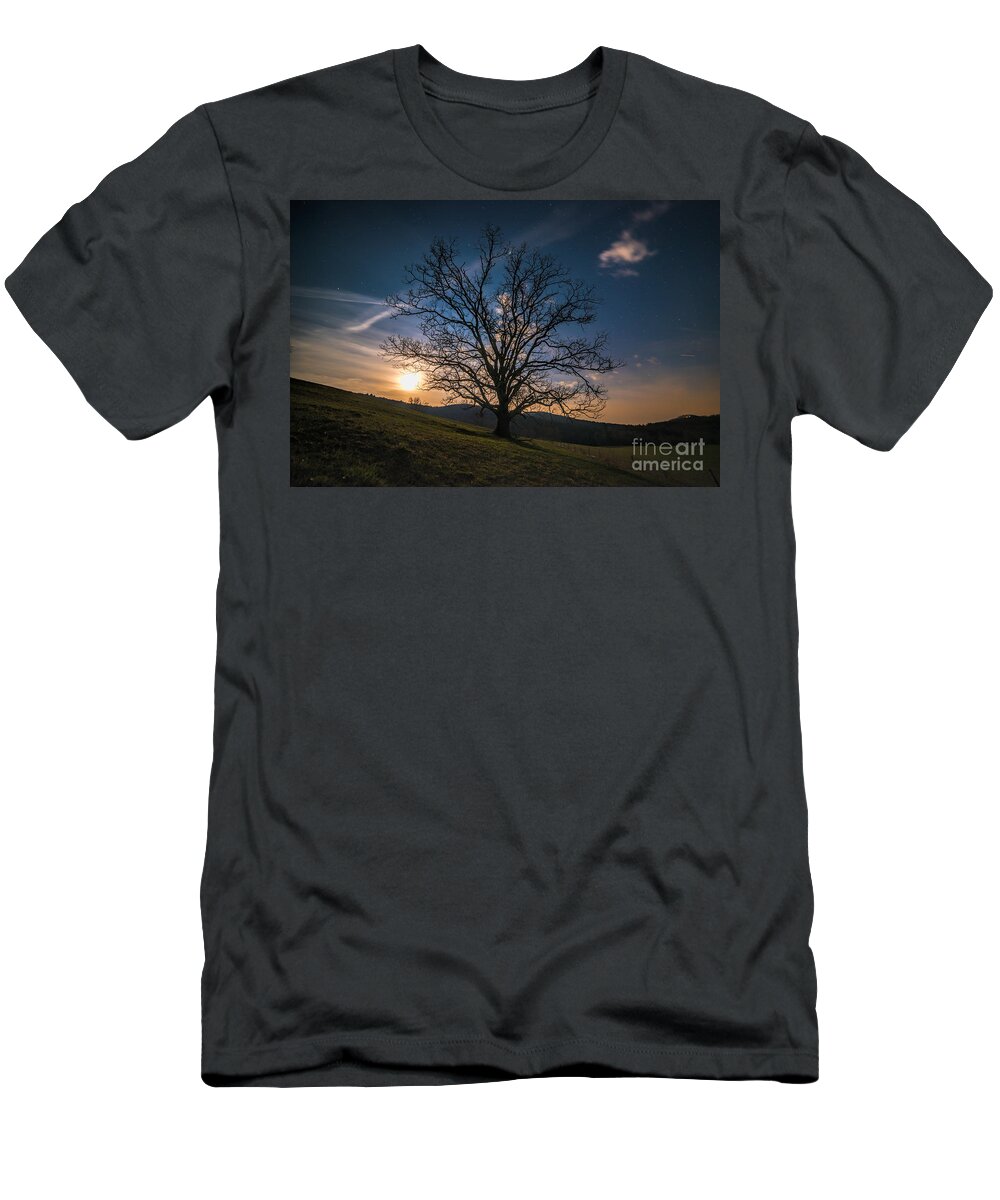 Majestical T-Shirt featuring the photograph Reaching for the moon by Robert Loe