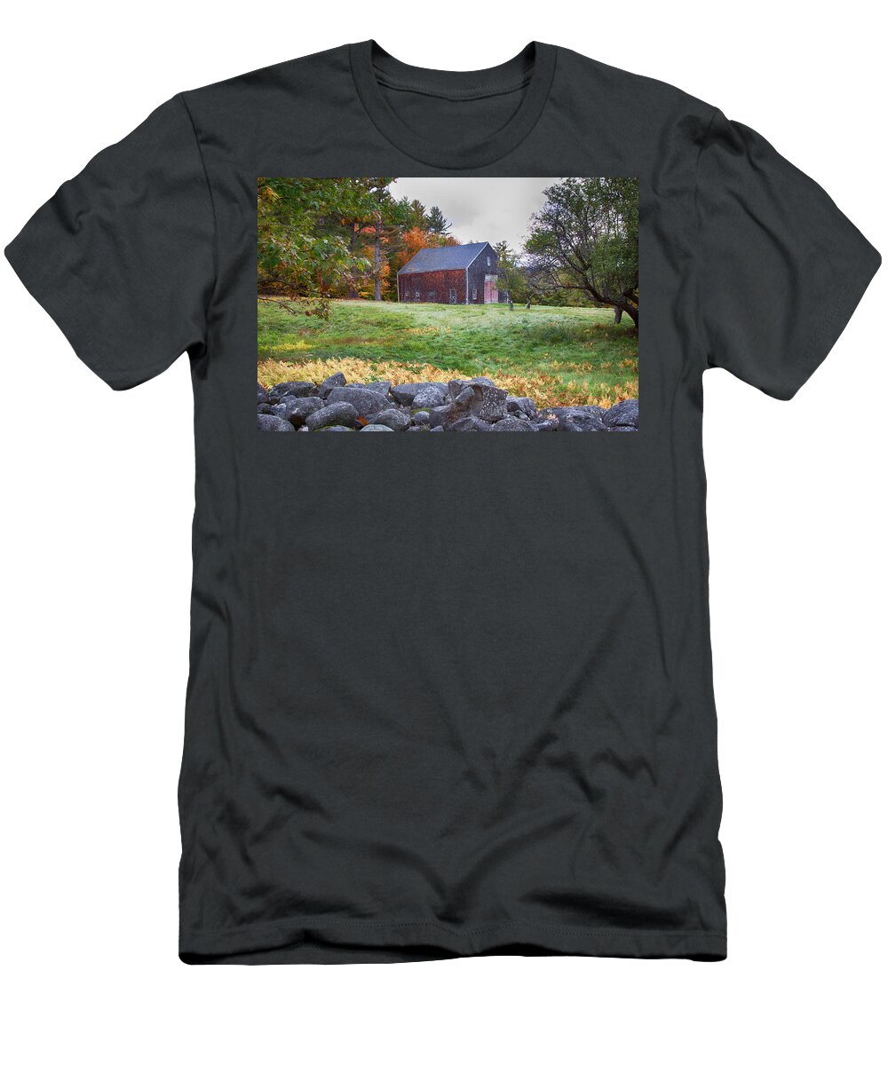 Chocorua Fall Colors T-Shirt featuring the photograph Red door barn by Jeff Folger