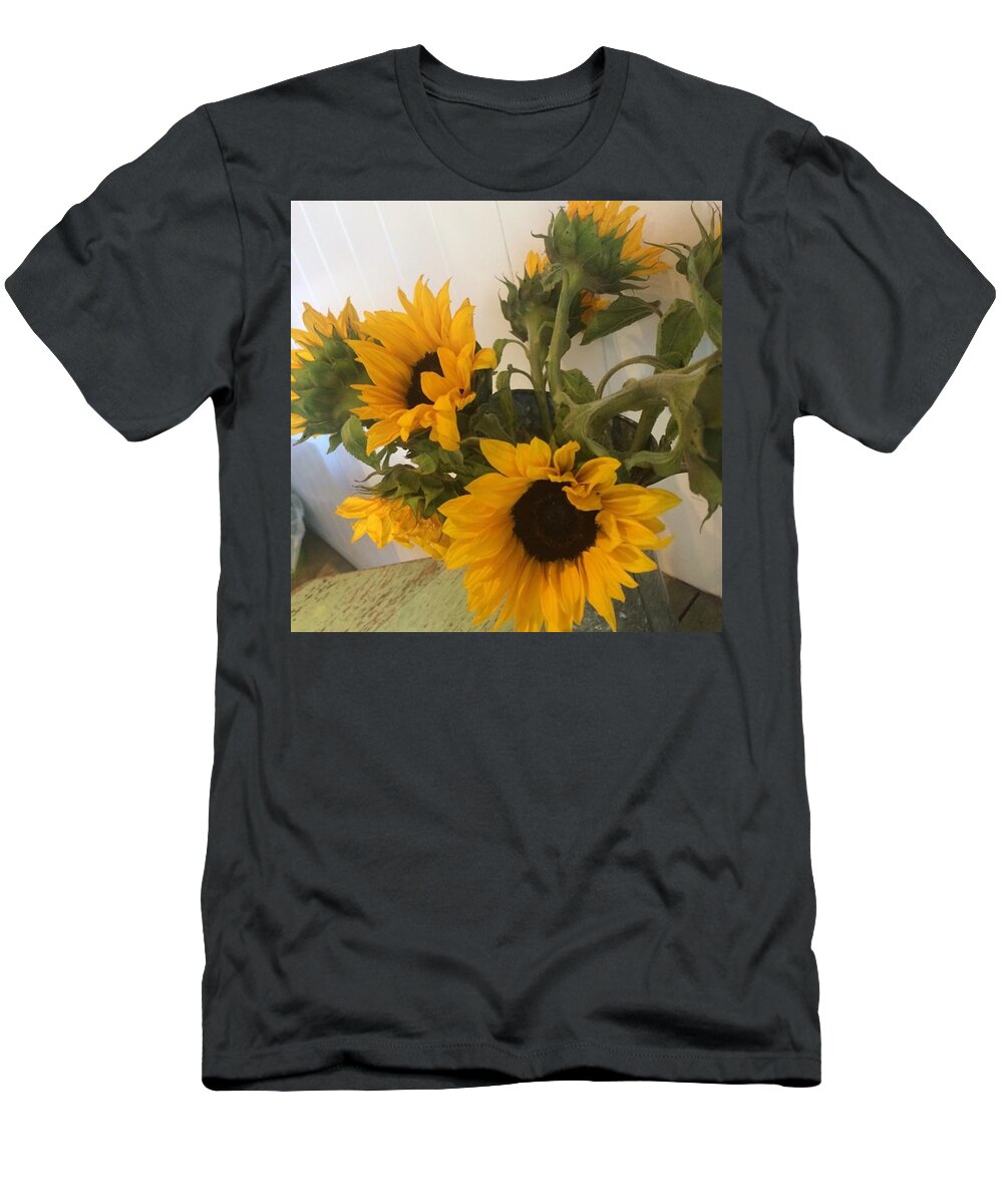  T-Shirt featuring the photograph Rise&shine by Kelsey Gold 