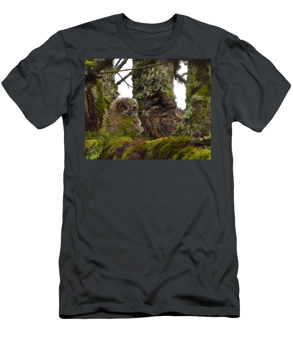 Great Horned Owl And Owlet T-Shirt featuring the photograph Sharing Ancient Wisdoms by I'ina Van Lawick
