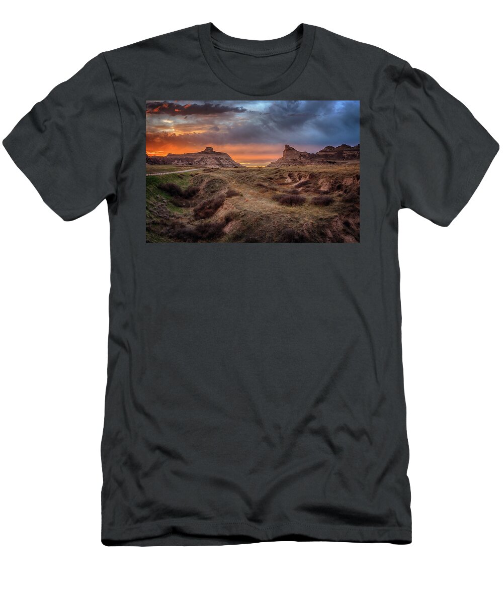 Scotts Bluff T-Shirt featuring the photograph Sunset at Scotts Bluff by Susan Rissi Tregoning