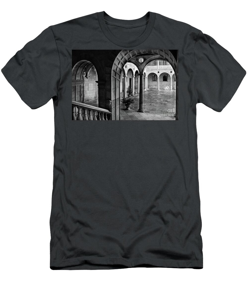 Castilla Leon T-Shirt featuring the photograph The Palace of the Guzmanes Courtyard by RicardMN Photography