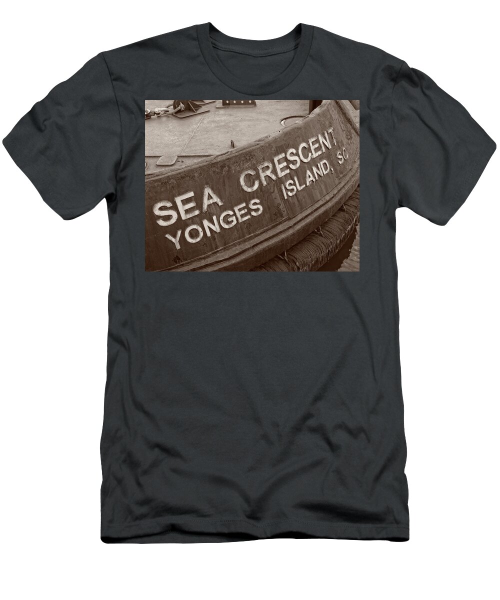 American Kiwi Photo T-Shirt featuring the photograph The Sea Crescent by Mark Dodd