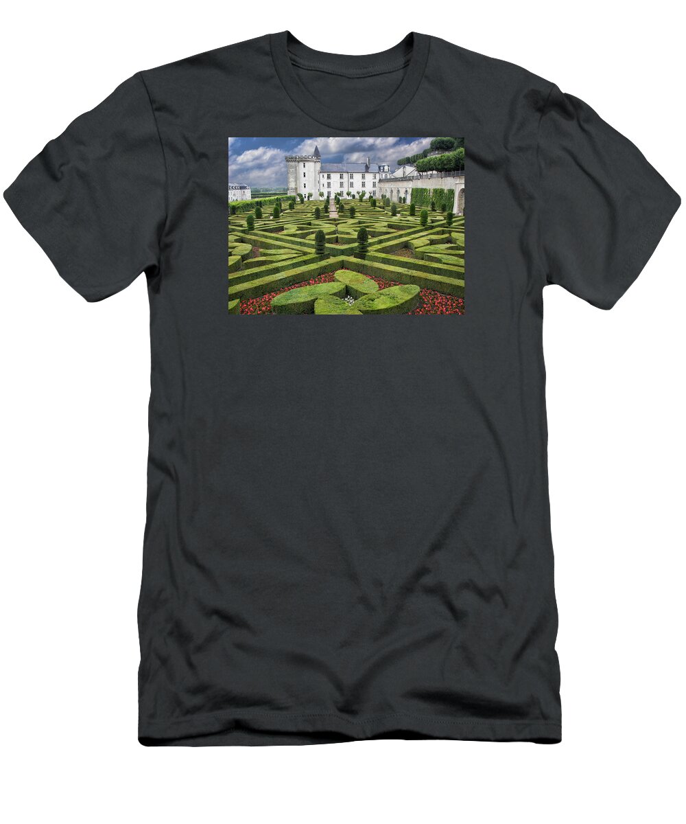 France T-Shirt featuring the photograph Villandry - Gardens - Chateau by Nikolyn McDonald