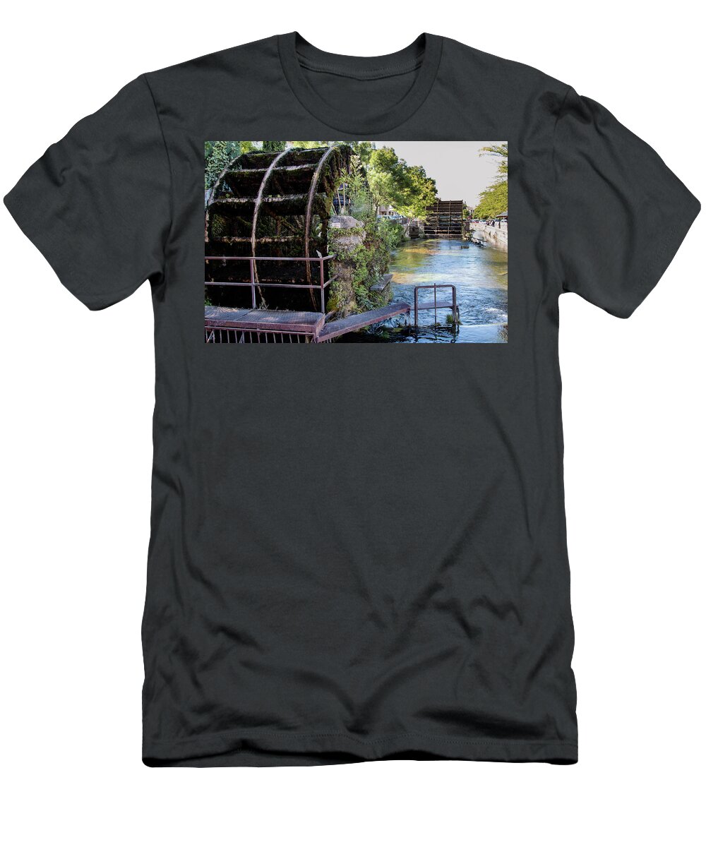 Isle-sur-la-sorgue T-Shirt featuring the photograph Water wheels by Claudio Maioli