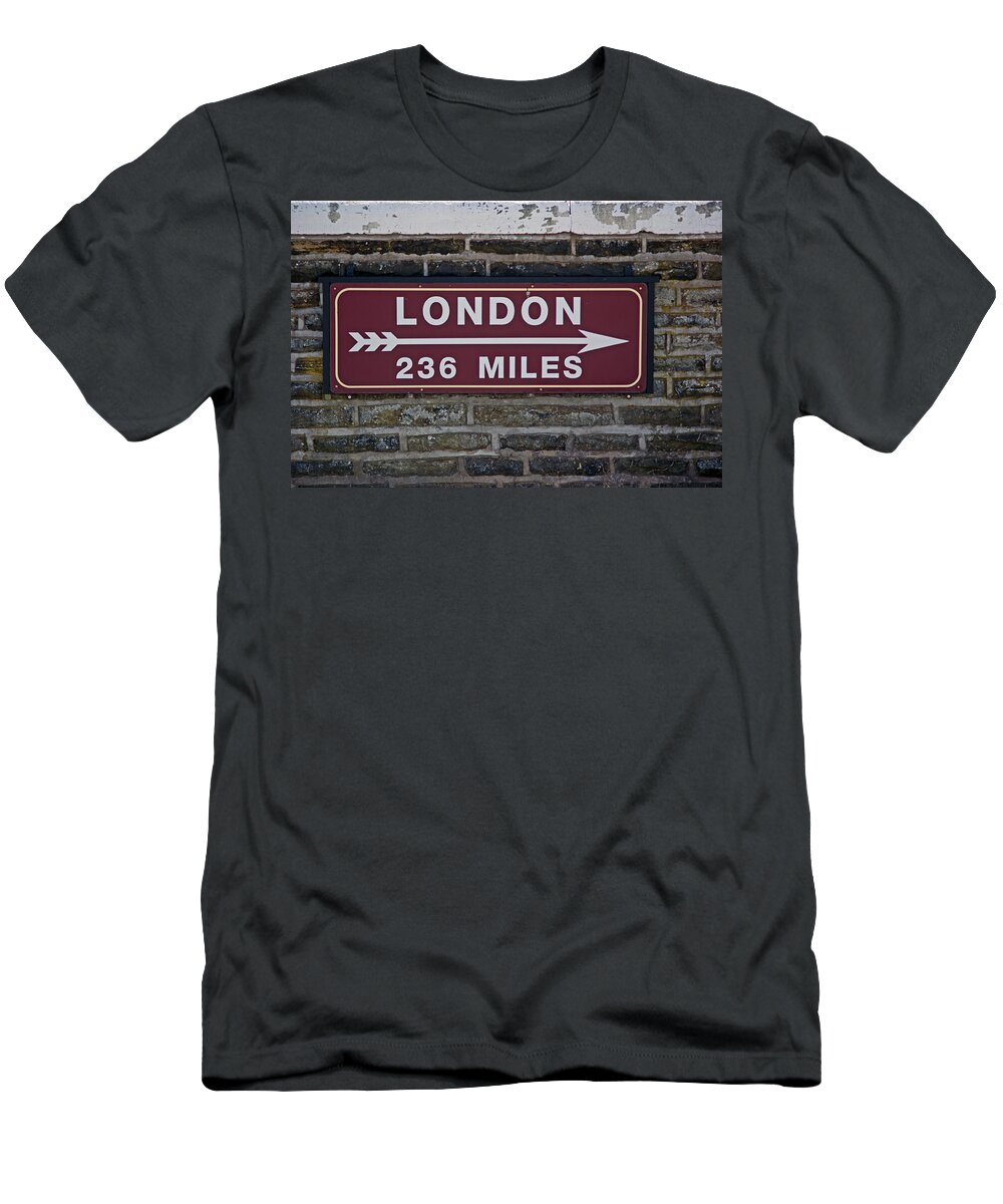 Settle T-Shirt featuring the photograph 06/06/14 SETTLE. Station View. Destination Board. #2 by Lachlan Main