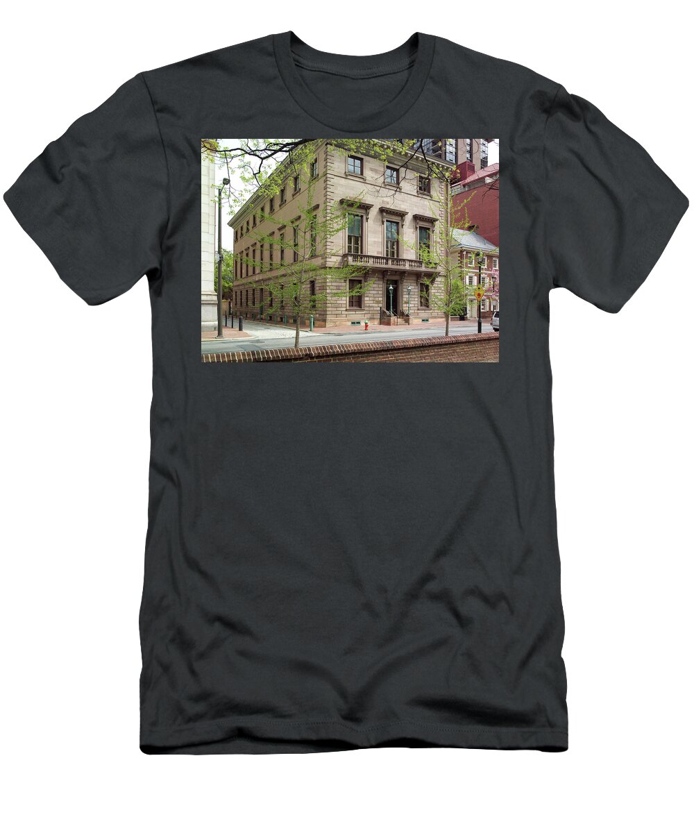 Athenaeum Of Philadelphia T-Shirt featuring the photograph Athenaeum Exterior by Tom Crane