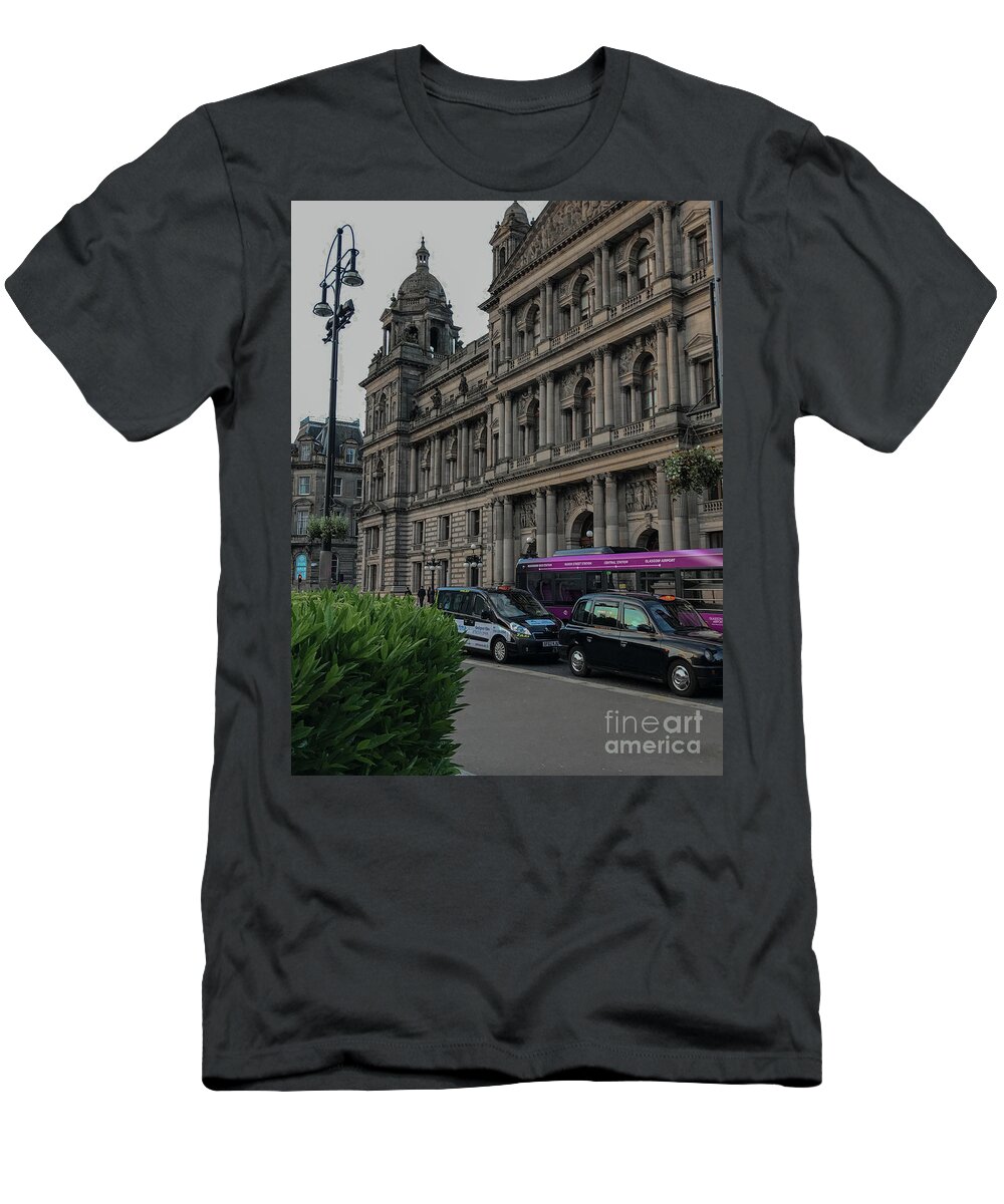 Glasgow T-Shirt featuring the photograph Bound for the Chambers by Amy Lyon Smith