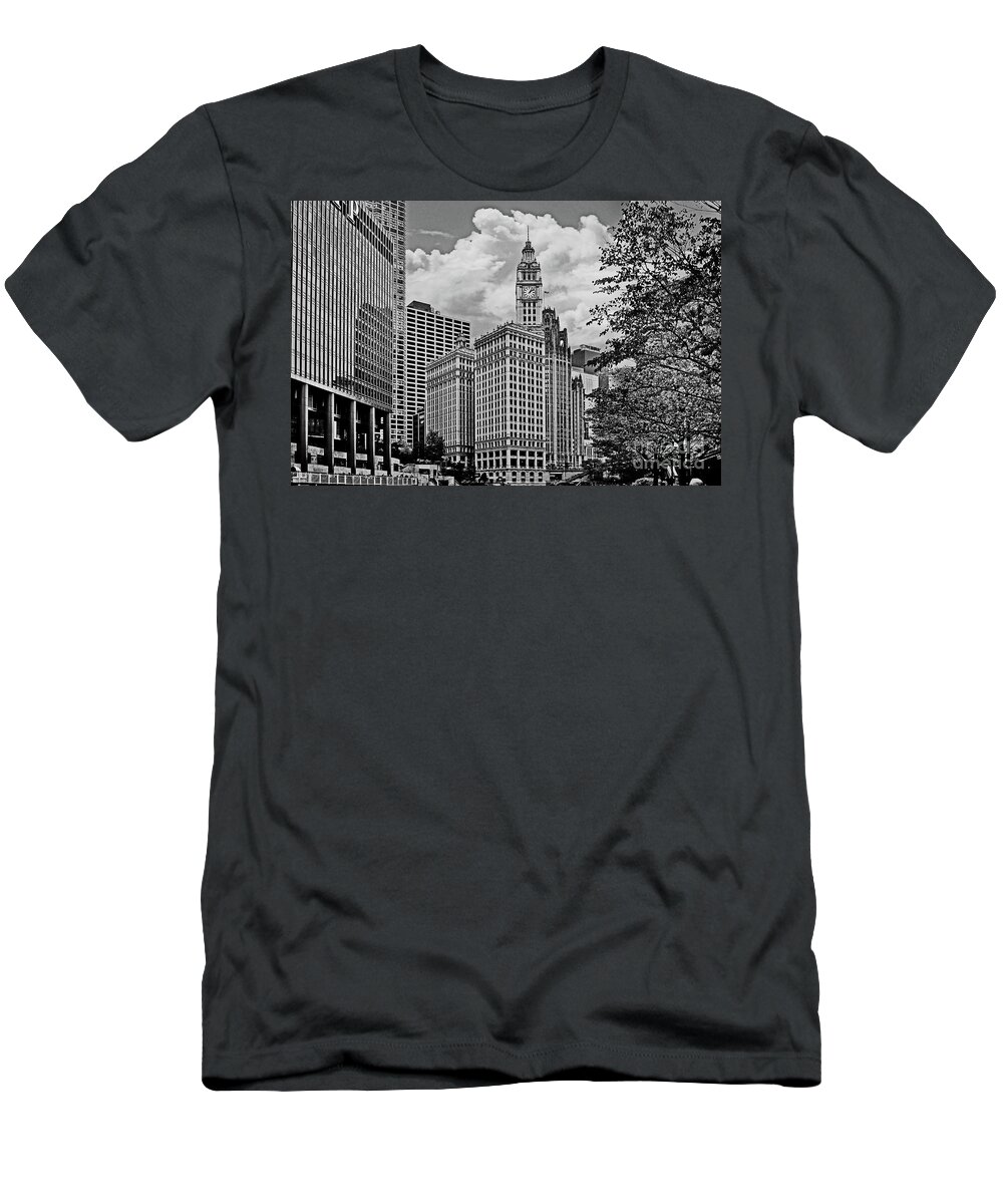 Chicago T-Shirt featuring the photograph Downtown Chicago by Carlos Alkmin