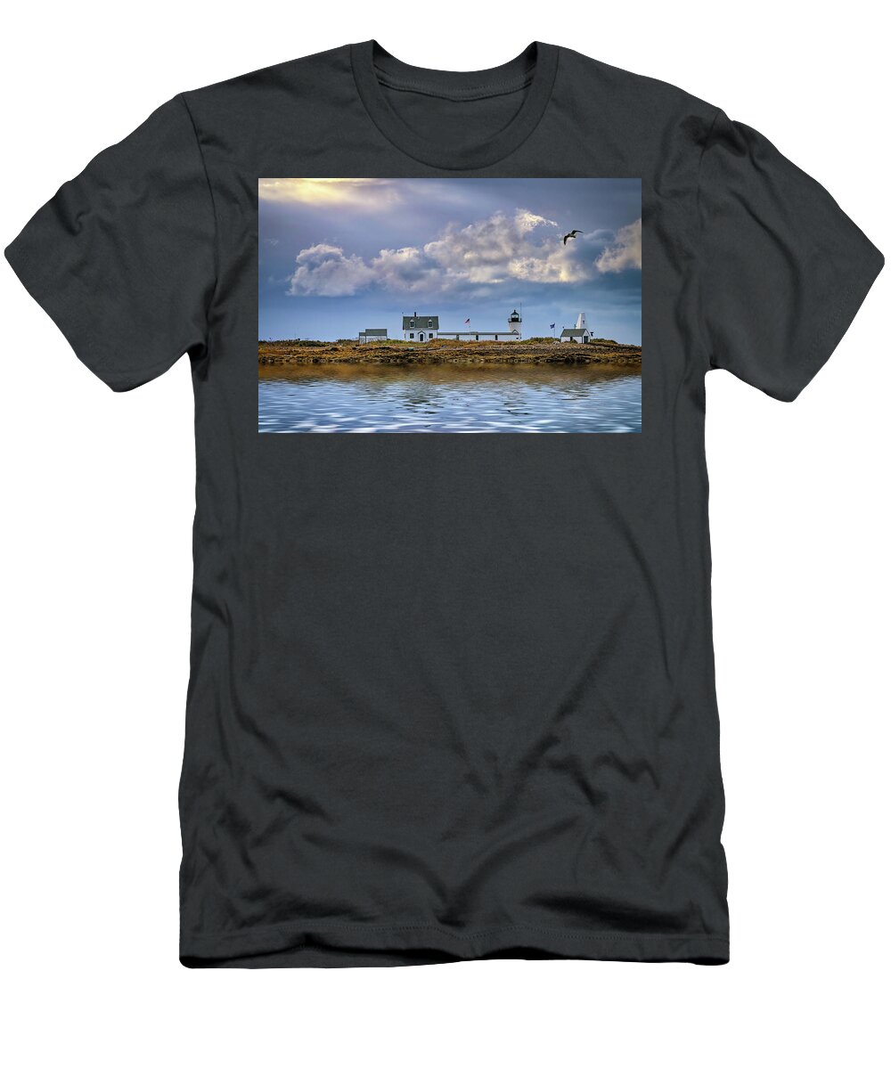 Goat Island T-Shirt featuring the photograph Goat Island Lighthouse by Rick Berk