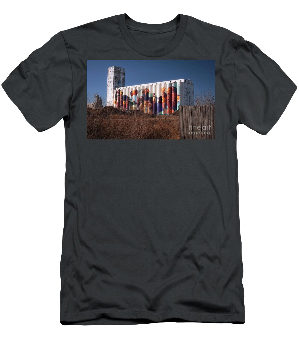 Kansas T-Shirt featuring the photograph Horizontes by Fred Lassmann