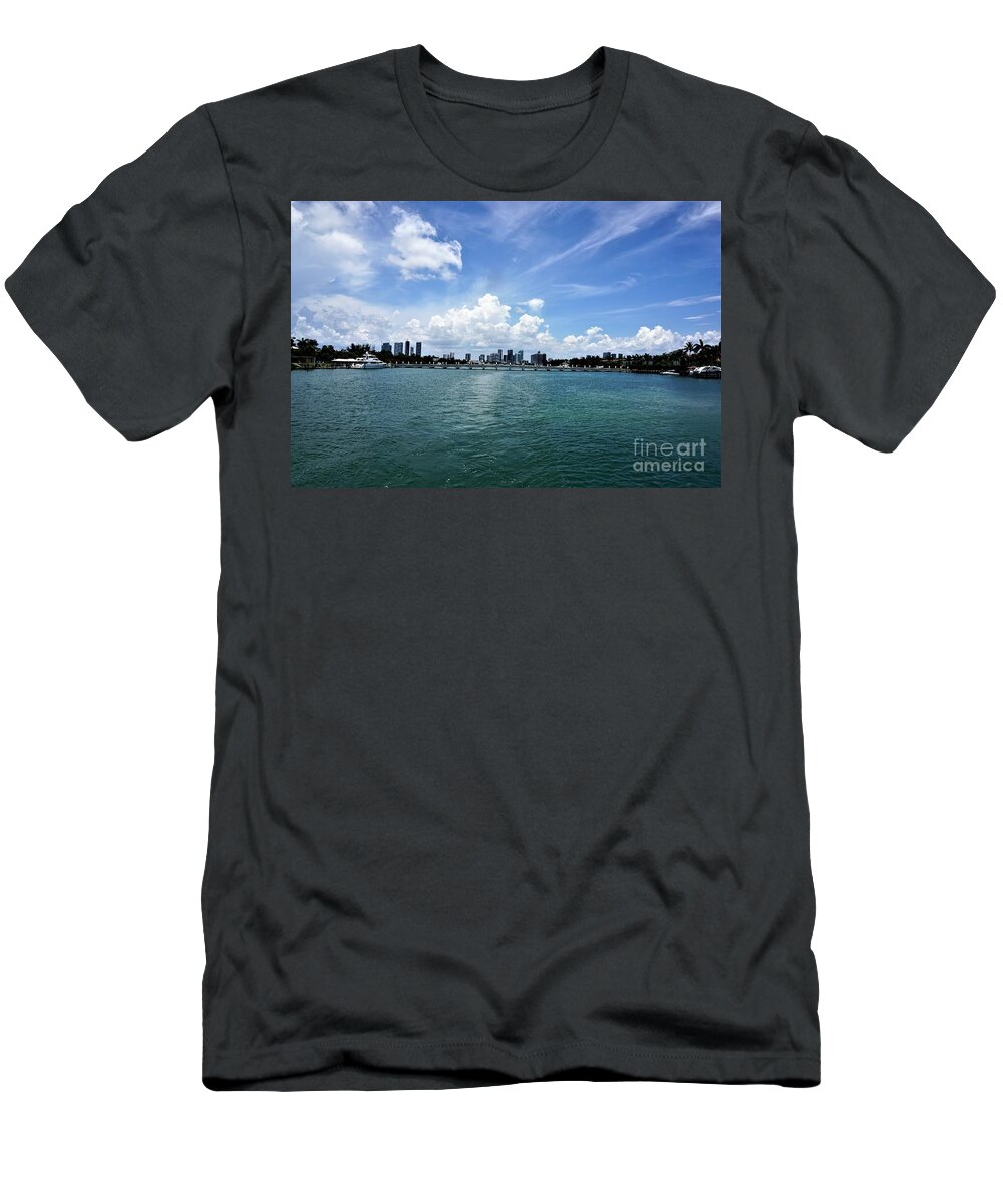 Miami T-Shirt featuring the photograph Miami7 by Merle Grenz