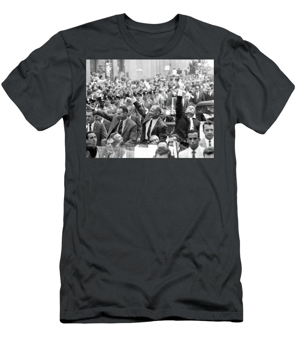 1969 T-Shirt featuring the photograph Nyc, Ticker Tape Parade For Apollo 11 by Science Source