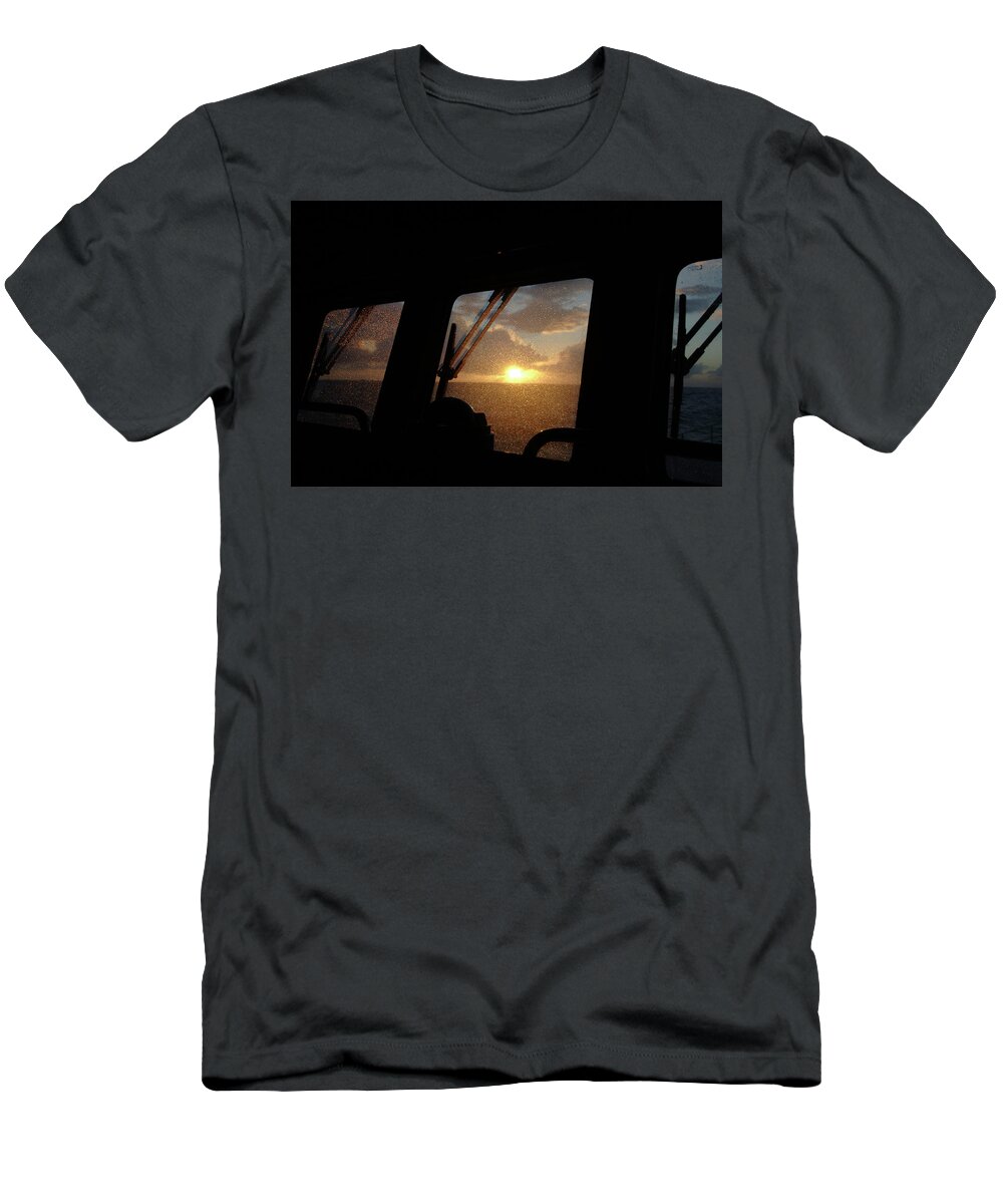 David J. Shuler T-Shirt featuring the photograph Sunset At Sea by David Shuler