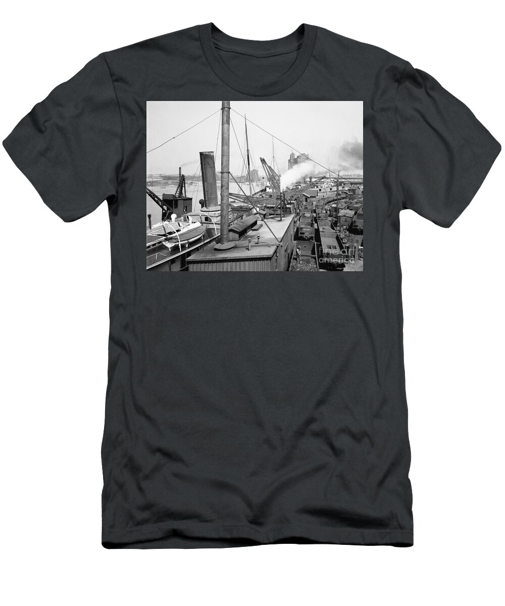 1900 T-Shirt featuring the photograph Buffalo, New York, 1900 #2 by Granger