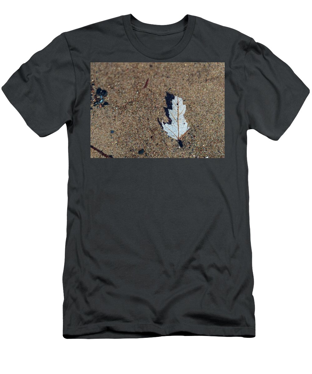 Landscapes T-Shirt featuring the photograph Clean Water - Delaware River - Underwater Photography #1 by Amelia Pearn