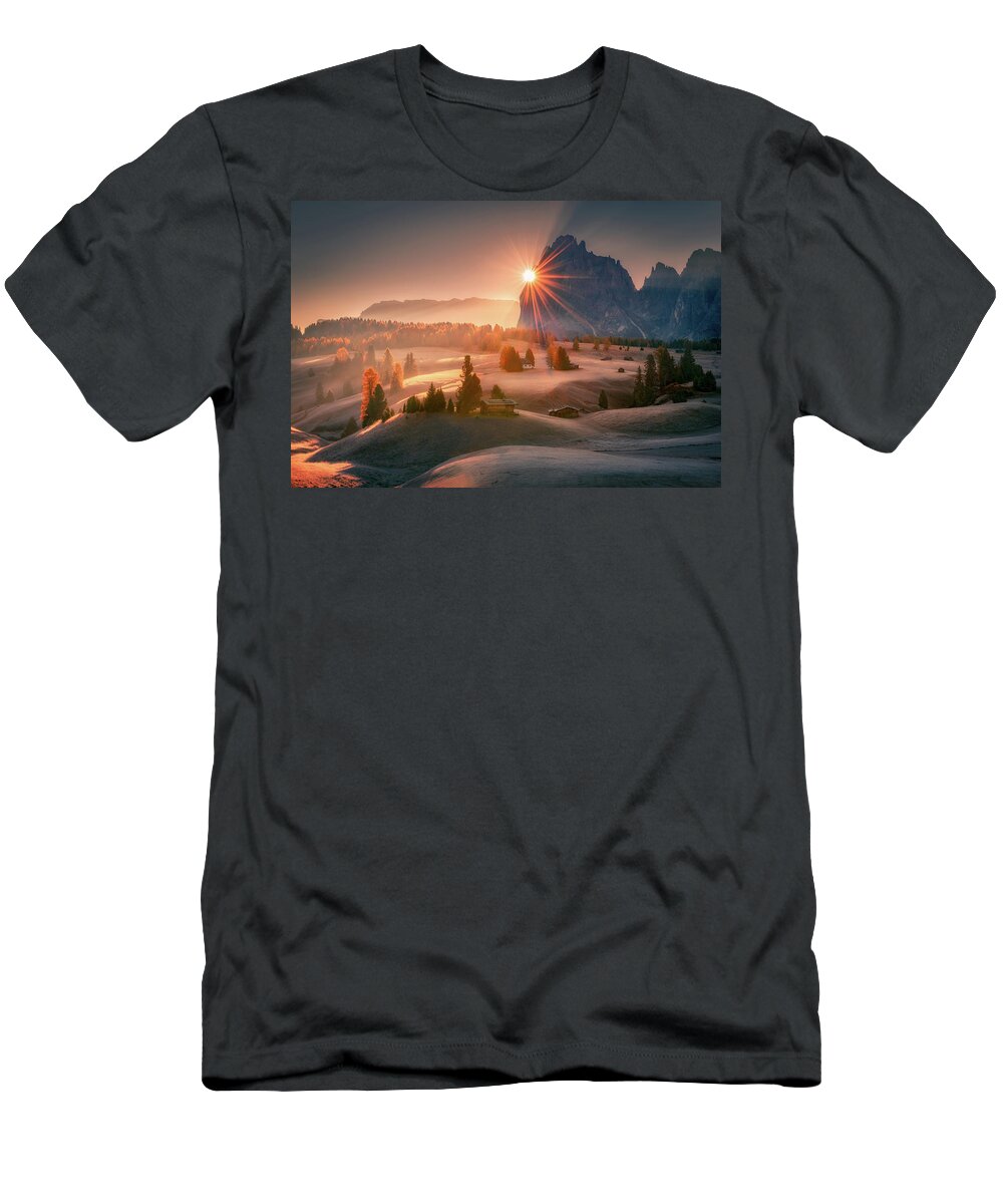 Sunrise T-Shirt featuring the photograph A Morning at highland by Henry w Liu