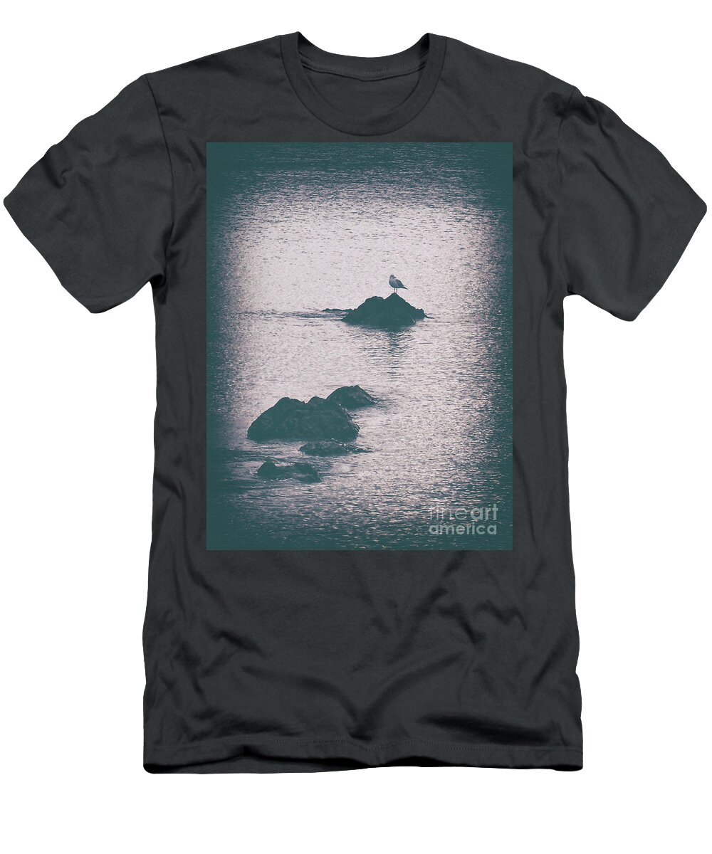 Vintage T-Shirt featuring the photograph A Seagull Rests by Phil Perkins