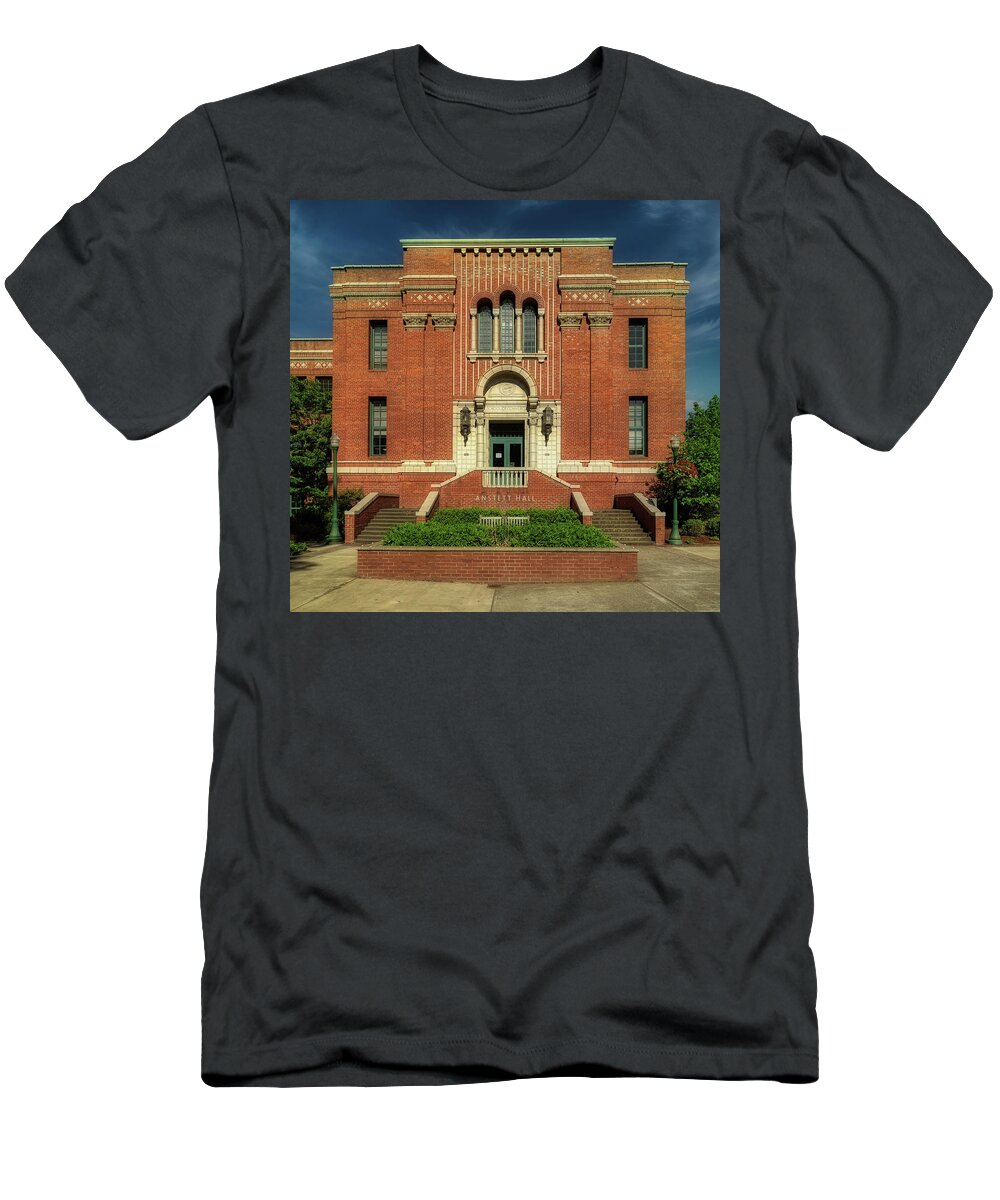 University Of Oregon T-Shirt featuring the photograph Anstett Hall - University Of Oregon by Mountain Dreams