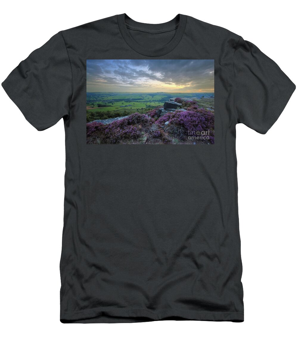 Sky T-Shirt featuring the photograph Baslow Edge 20.0 by Yhun Suarez