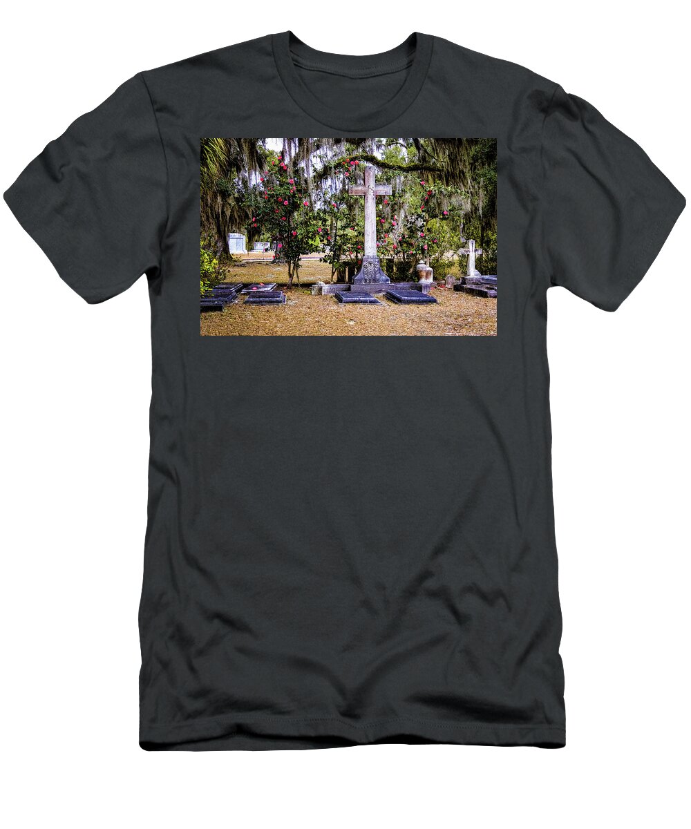 Marietta Georgia T-Shirt featuring the photograph Bonaventure Cemetery by Tom Singleton