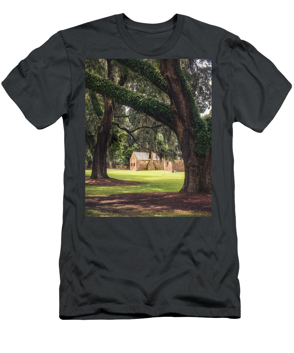 Boone Hall T-Shirt featuring the photograph Boone Hall Slave Homes by Ray Devlin