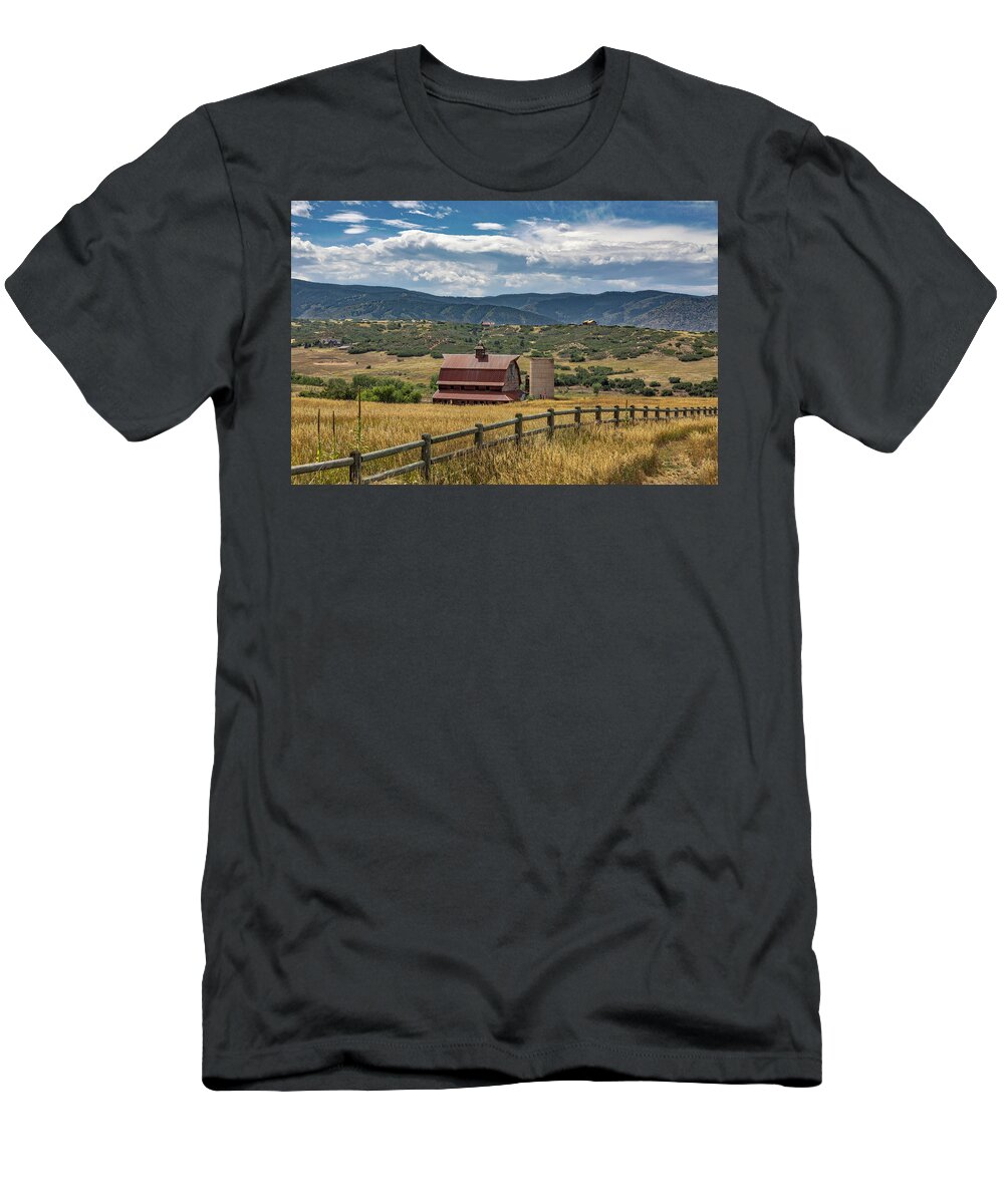 Barn T-Shirt featuring the photograph Brown Barn by Lorraine Baum