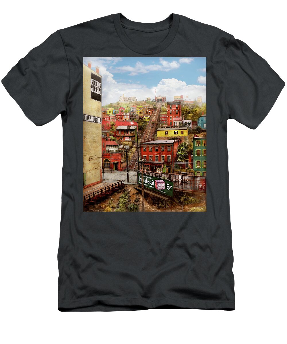 Cincinnati T-Shirt featuring the photograph City - Cincinnati, OH - Climbing up the hill 1915 by Mike Savad