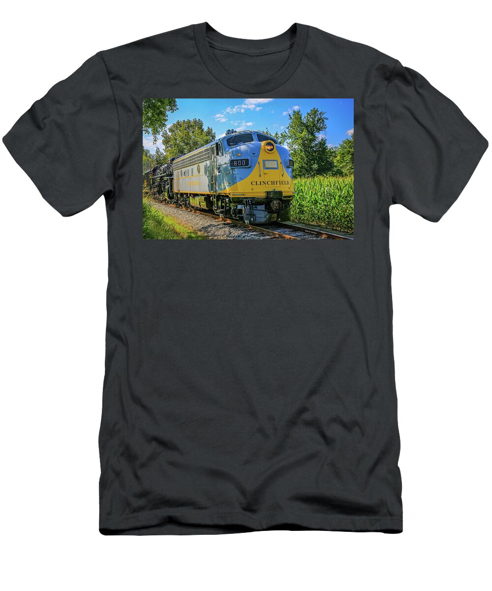 Clinchfield T-Shirt featuring the photograph Clinchfield No 800 by Dale R Carlson