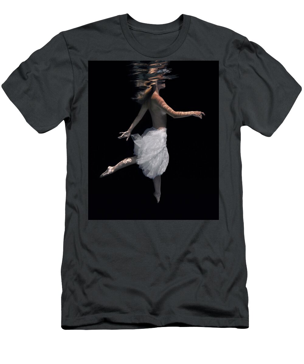 Underwater T-Shirt featuring the photograph Elegance by Gemma Silvestre