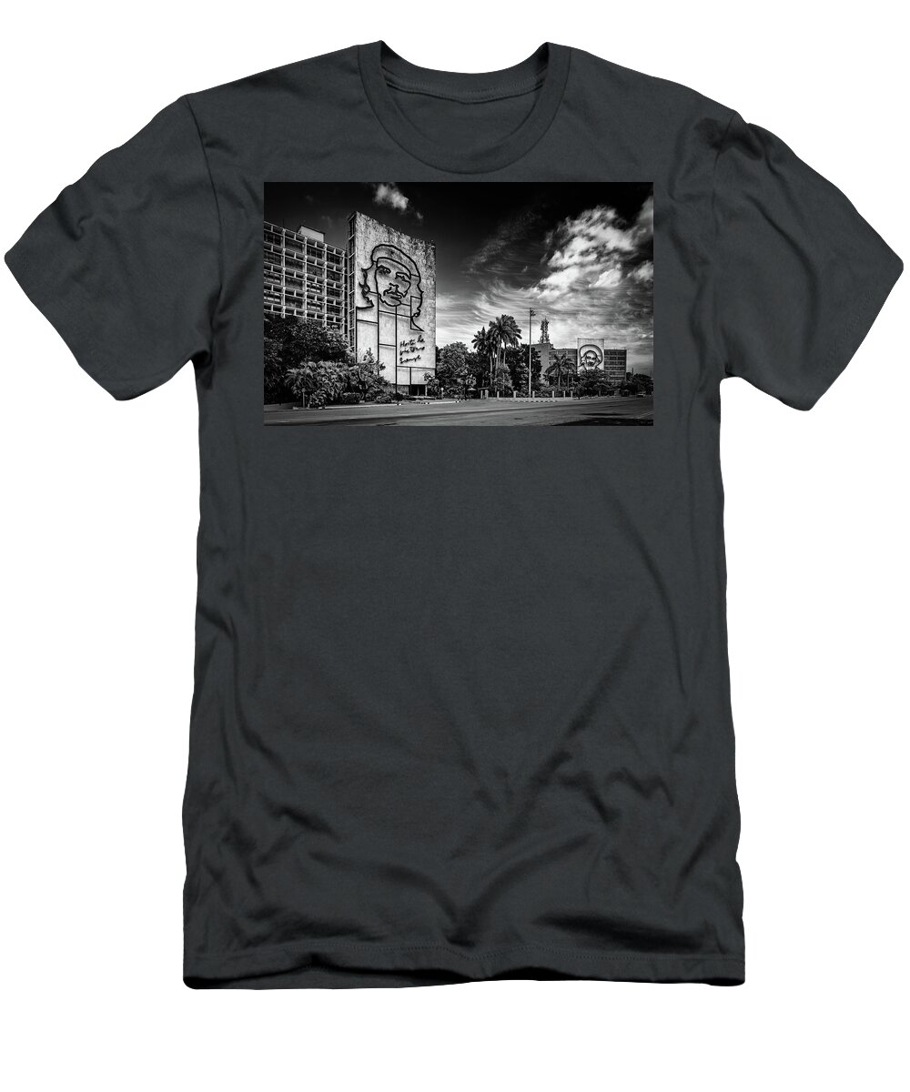 Black & White T-Shirt featuring the photograph Hasta La Victoria Siempre by Mike Schaffner