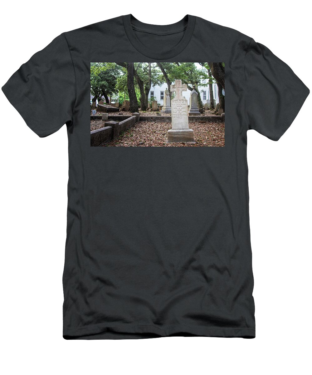 Old Burying Ground T-Shirt featuring the photograph Inside the Old Burying Ground - Beaufort North Carolina by Bob Decker