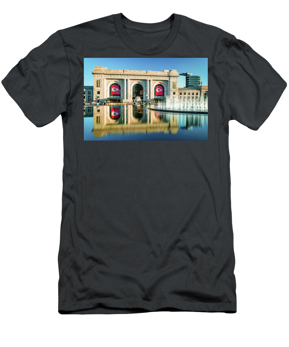 Kansas City Chiefs T-Shirt featuring the photograph Kansas City Union Station Ready For Football Season by Gregory Ballos