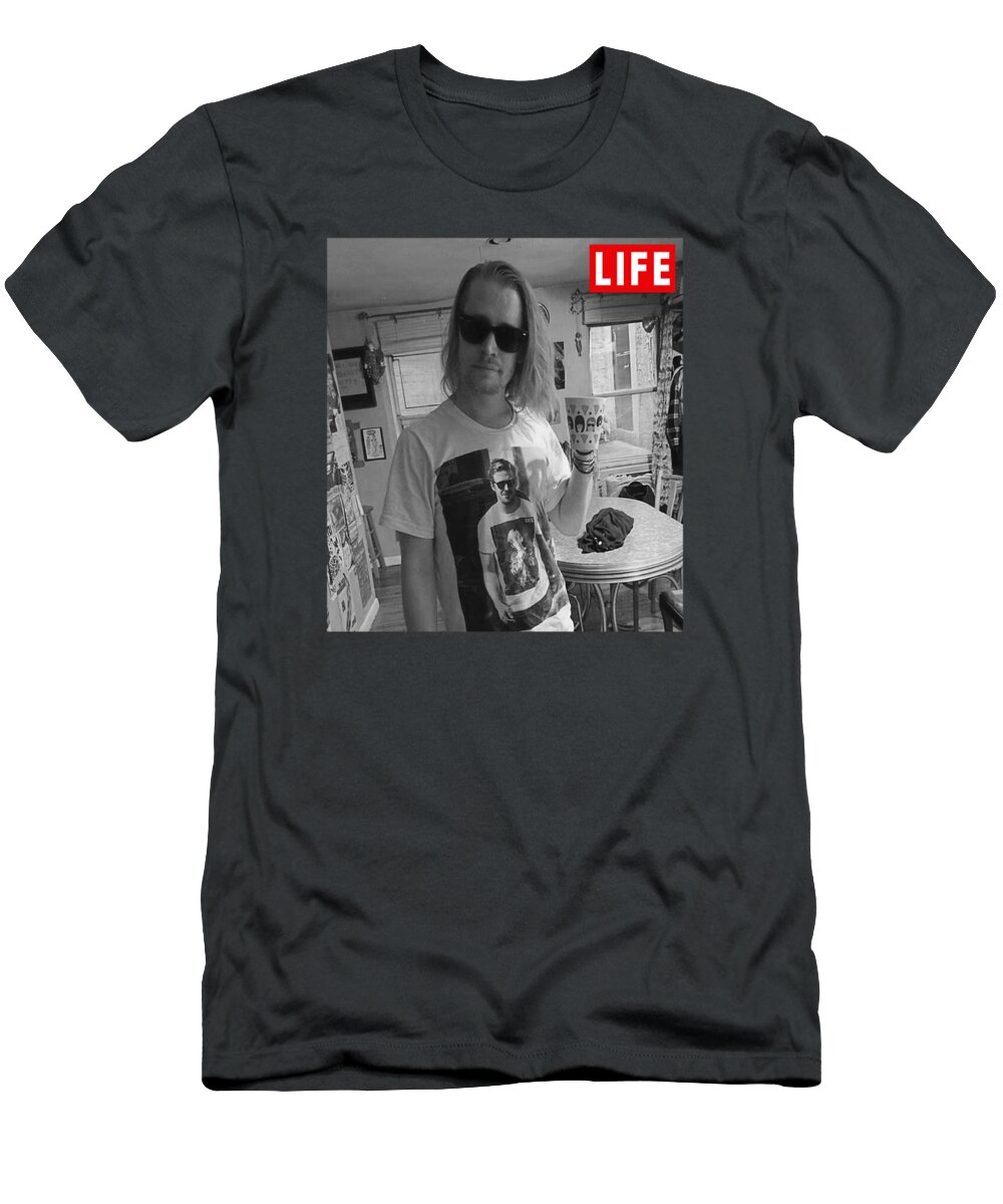 https://render.fineartamerica.com/images/rendered/default/t-shirt/23/5/images/artworkimages/medium/3/macaulay-culkin-and-ryan-gosling-shirt-home-alone-movie-fans-film-fans-shirt-vintage-funny-graphic-t-max-thomson-transparent.png?targetx=-1&targety=-1&imagewidth=430&imageheight=518&modelwidth=430&modelheight=575