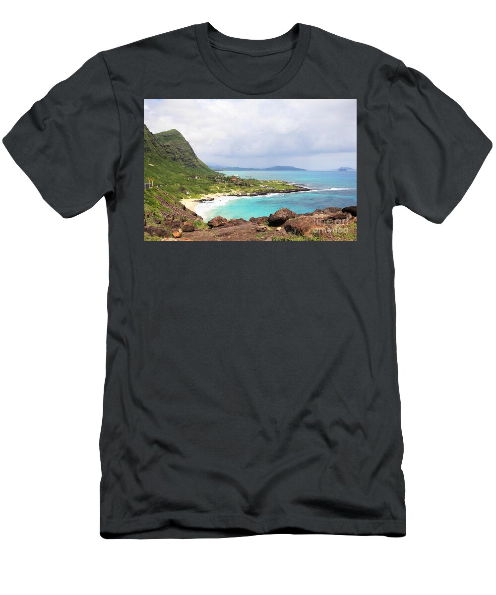 Usa T-Shirt featuring the photograph Makapuu Bay Lookout, Hawaii by On da Raks