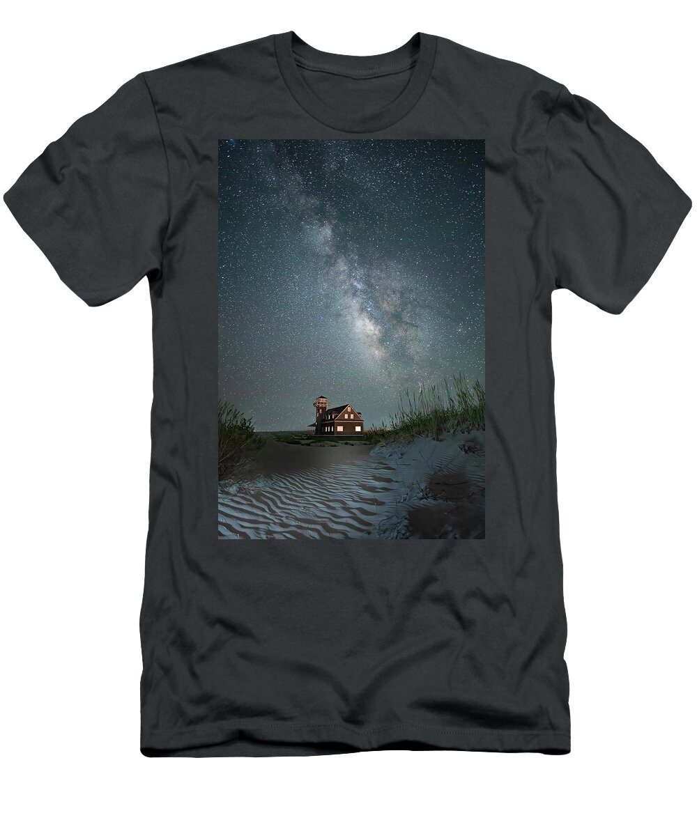  T-Shirt featuring the photograph Milky Way over Outer Banks by Minnie Gallman