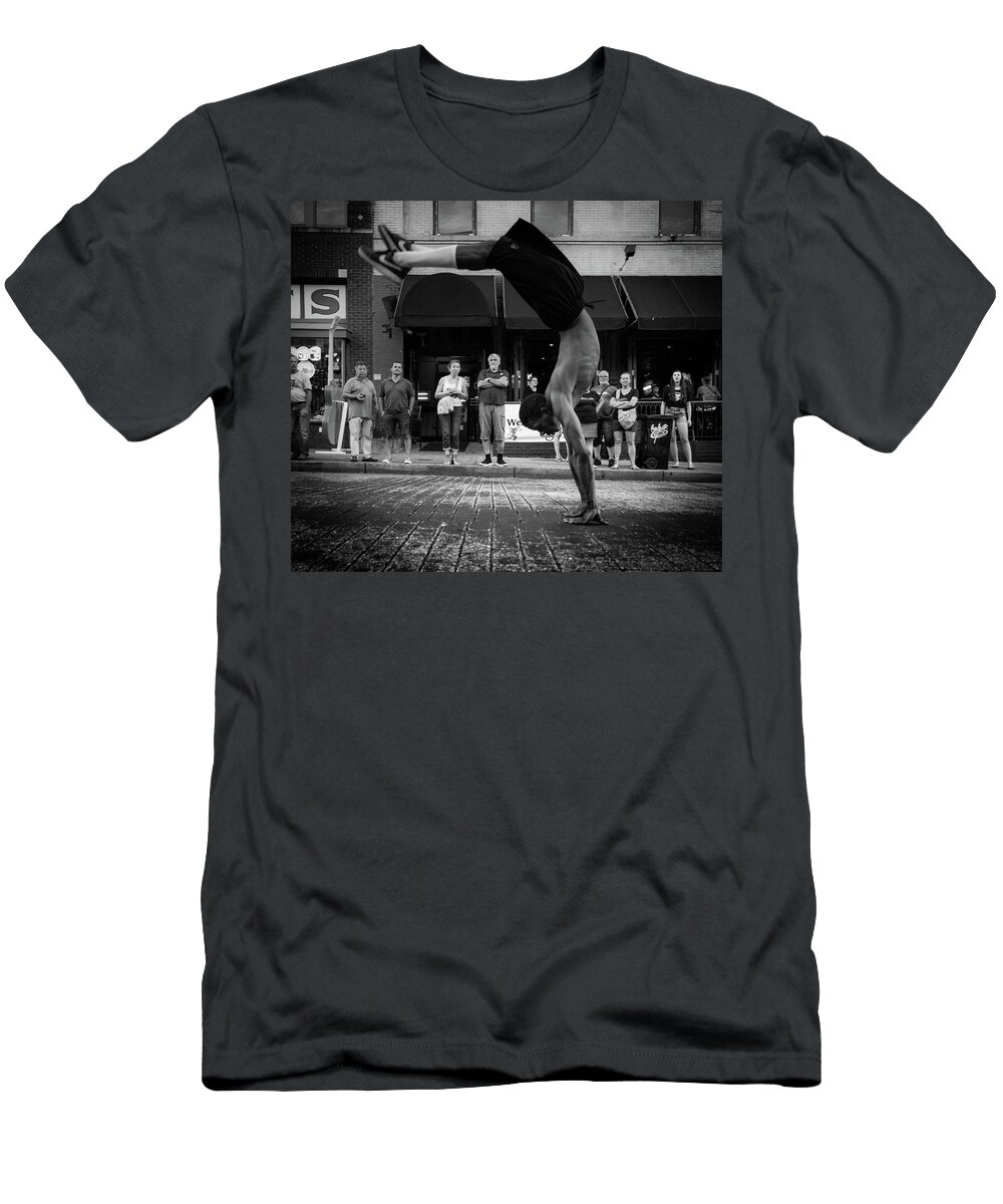 Beale Street T-Shirt featuring the photograph Mr. Jarvis Handspring by Darrell DeRosia