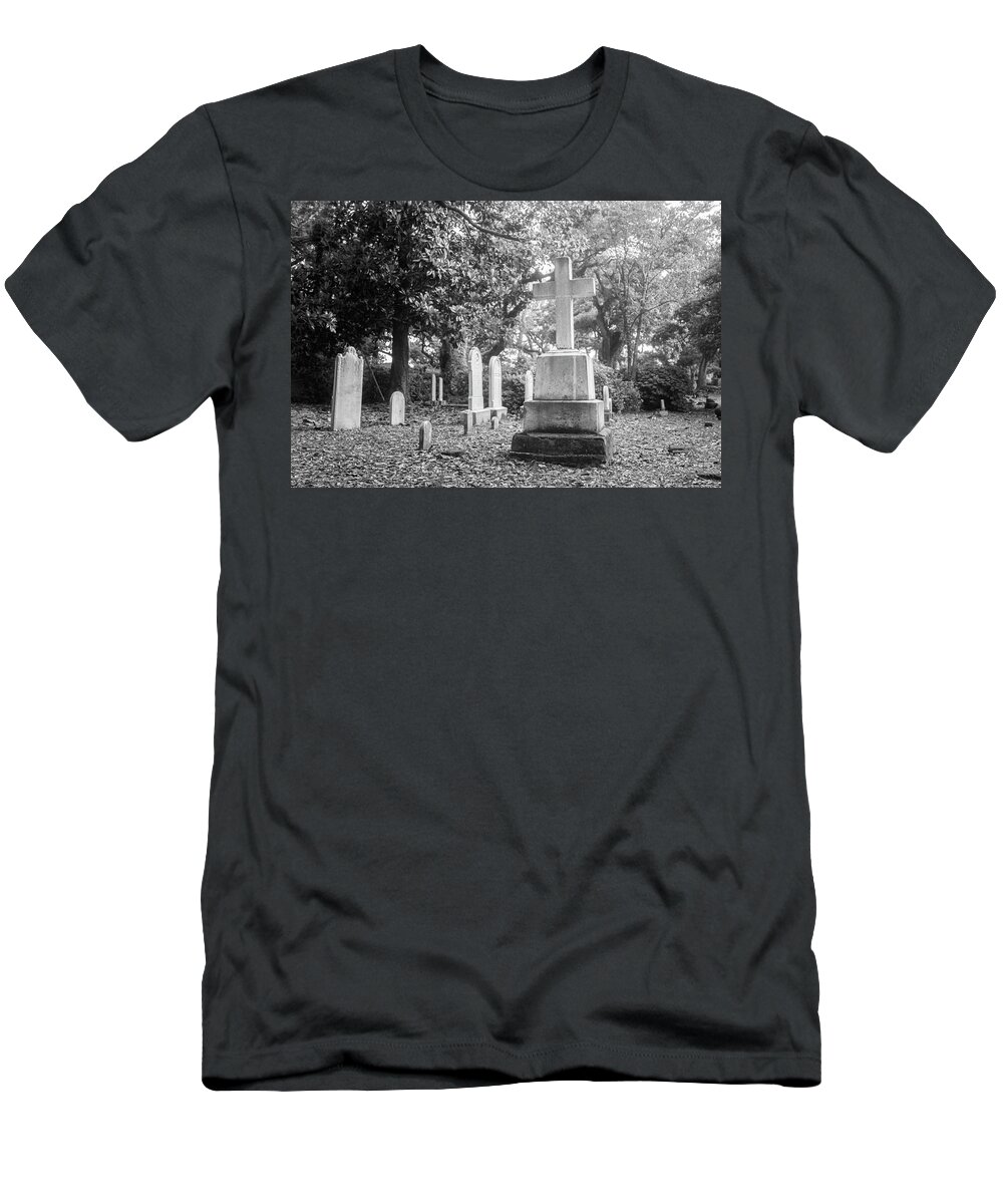 Beaufort T-Shirt featuring the photograph Old Burying Ground - Beaufort North Carolina by Bob Decker