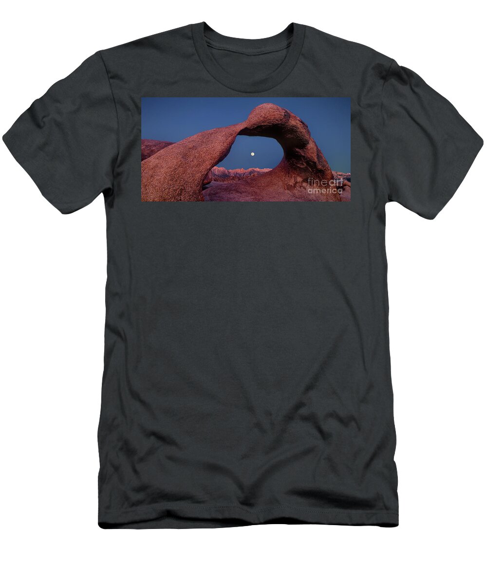 Geological Formations T-Shirt featuring the photograph Panoramic Moonset in Arch Alabama Hills California by Dave Welling