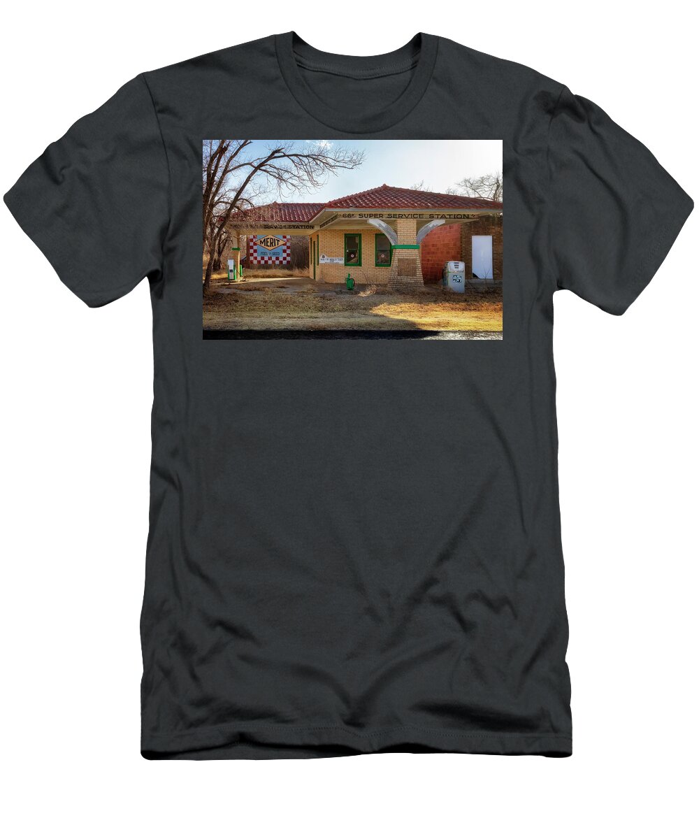  Super Service Station T-Shirt featuring the photograph Route 66 - Super Service Station - Alanreed Texas by Susan Rissi Tregoning