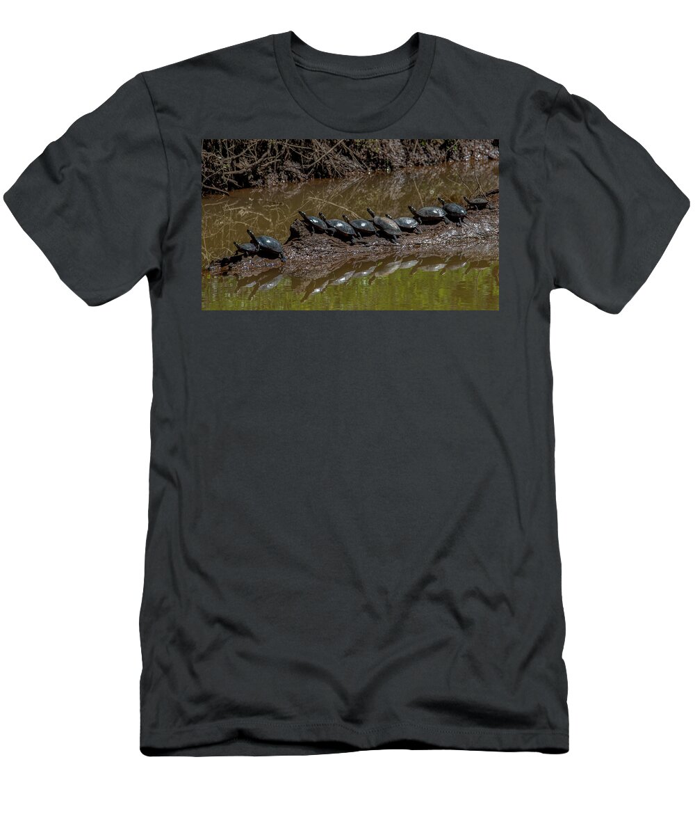 Animals T-Shirt featuring the photograph Sharing a log by Brian Shoemaker